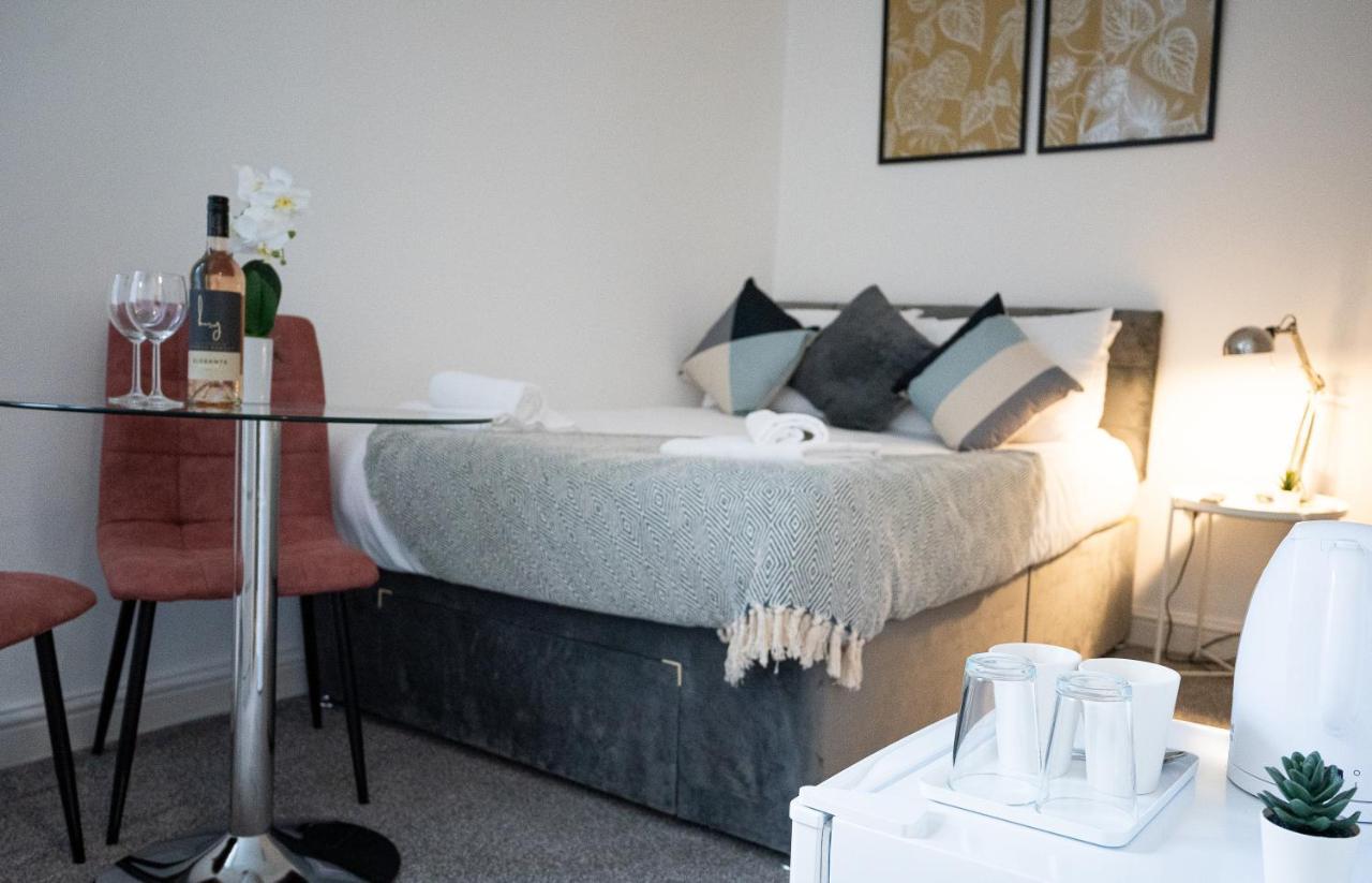 Elmo River Studios - 6 En-Suites In Wallasey - Easy Parking - Short And Long Stays Welcome Exteriér fotografie