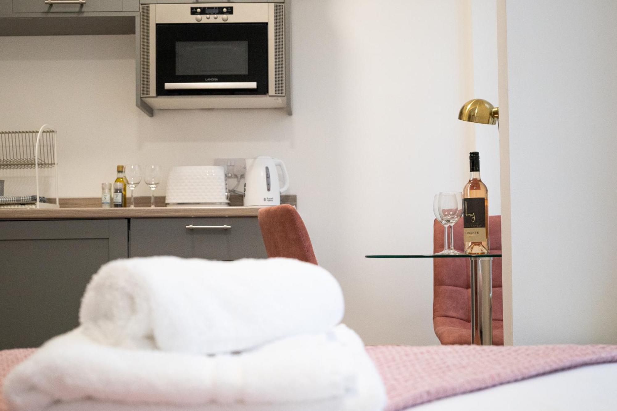 Elmo River Studios - 6 En-Suites In Wallasey - Easy Parking - Short And Long Stays Welcome Exteriér fotografie