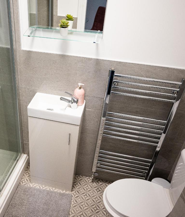 Elmo River Studios - 6 En-Suites In Wallasey - Easy Parking - Short And Long Stays Welcome Exteriér fotografie